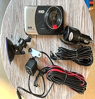 DVR (video-recorder auto) cu 2 camere.