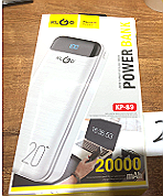 încărcător portabil KP-89 de 20000mAh.