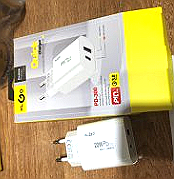 adaptor USB PD-300 de 20W cu cablu USB-C Lightning pentru iPhone.